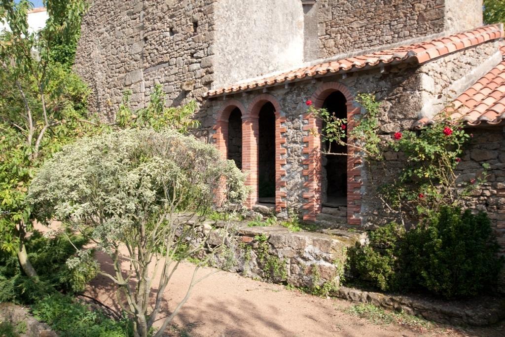 Le Petit Chateau - Tiffauges Proche Puy Dufou Dış mekan fotoğraf
